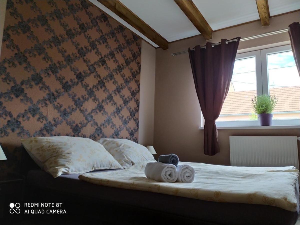 Penzion Levandule A Palava Starovicky ภายนอก รูปภาพ